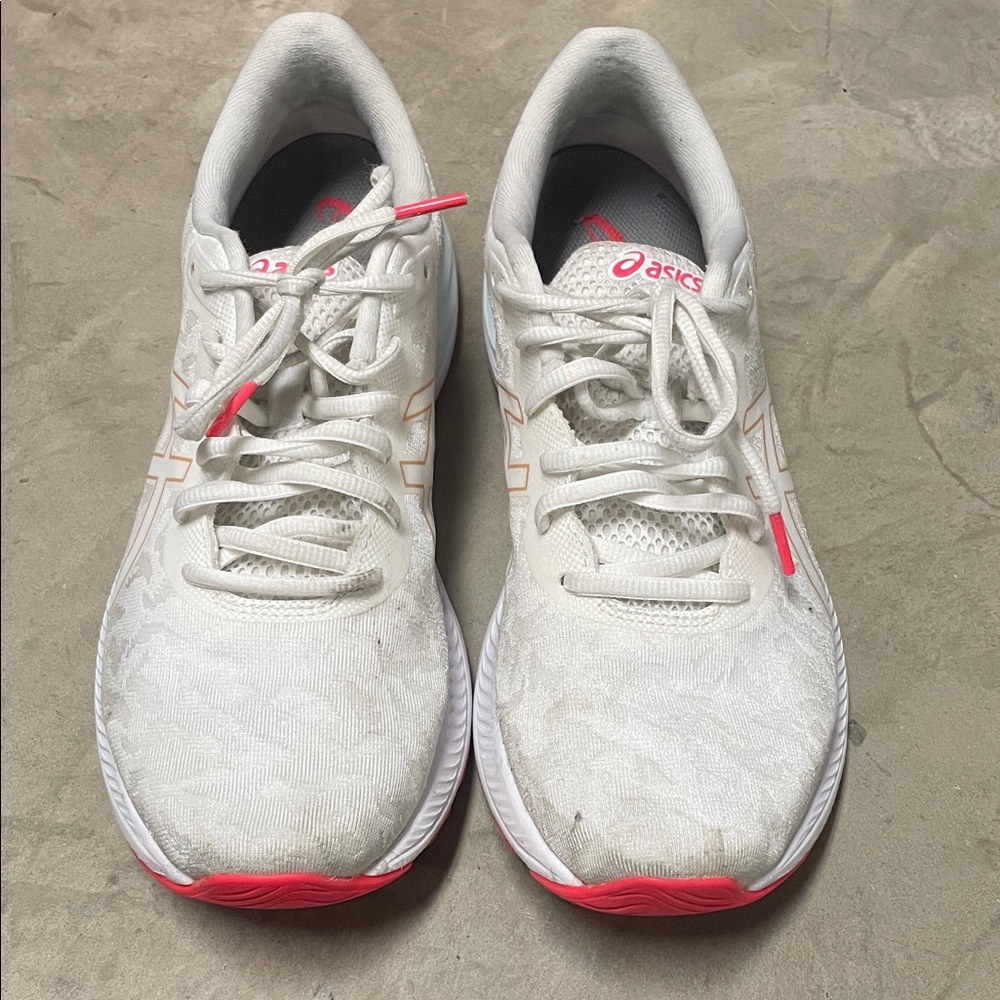 ASICS Women's White and Pink Athletic Shoes Gel Excite 8.
